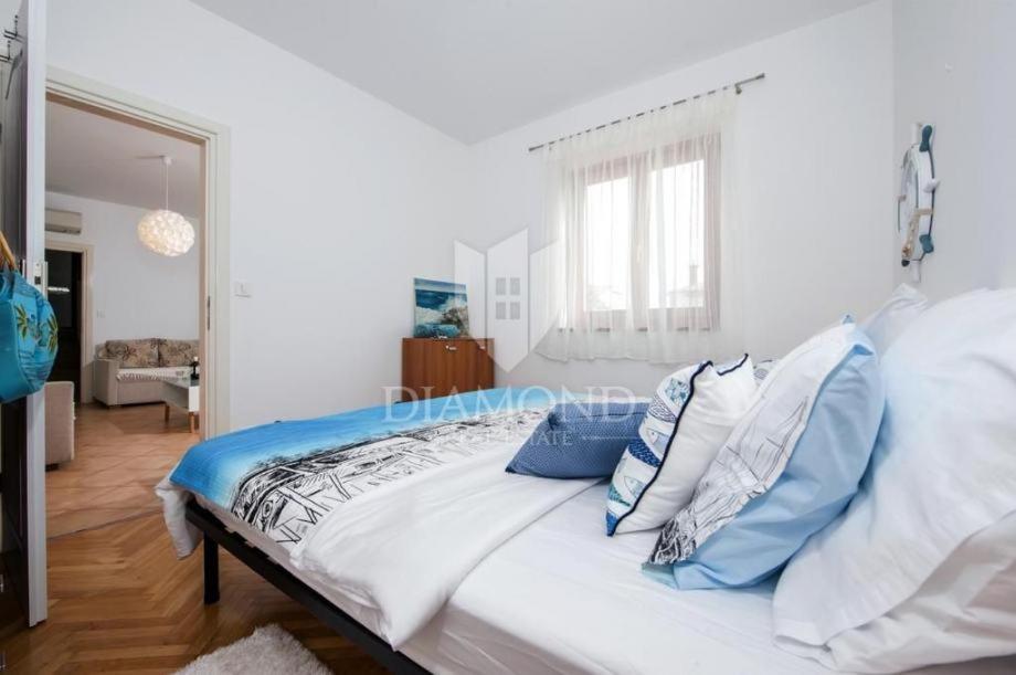 Santa Eufemia Rovinj 10Min Walk To City & Free Garage Parking Apartment Luaran gambar