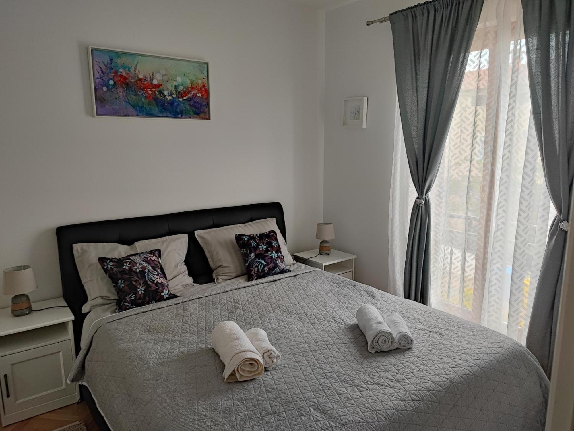 Santa Eufemia Rovinj 10Min Walk To City & Free Garage Parking Apartment Bilik gambar